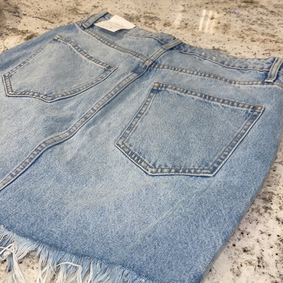 𝗡𝗪𝗧 𝗭𝗮𝗿𝗮 • Ripped Denim Mini Skirt TRF - Picture 7 of 11